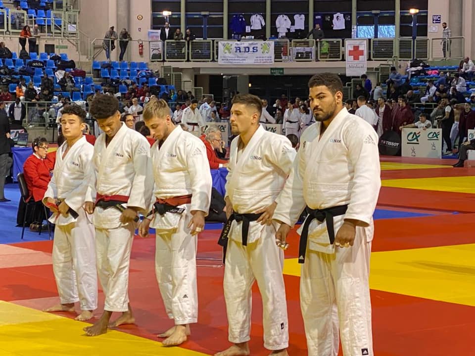 DÃ©sillusion au championnat de France par Ã©quipes juniors oÃ¹ nos jeunes athlÃ¨tes ne sont pas montÃ©s sur le podium.